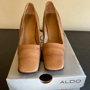 Aldo Leather Uppers Women 3.5 Inch Tan Pumps